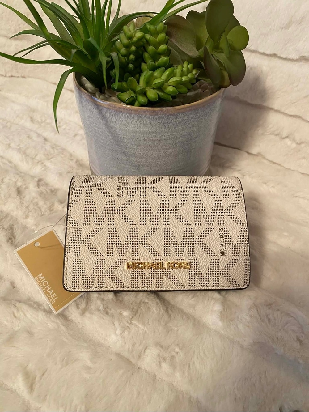 ✨🆕✨Brand New Michael Kors Medium Slim Wallet